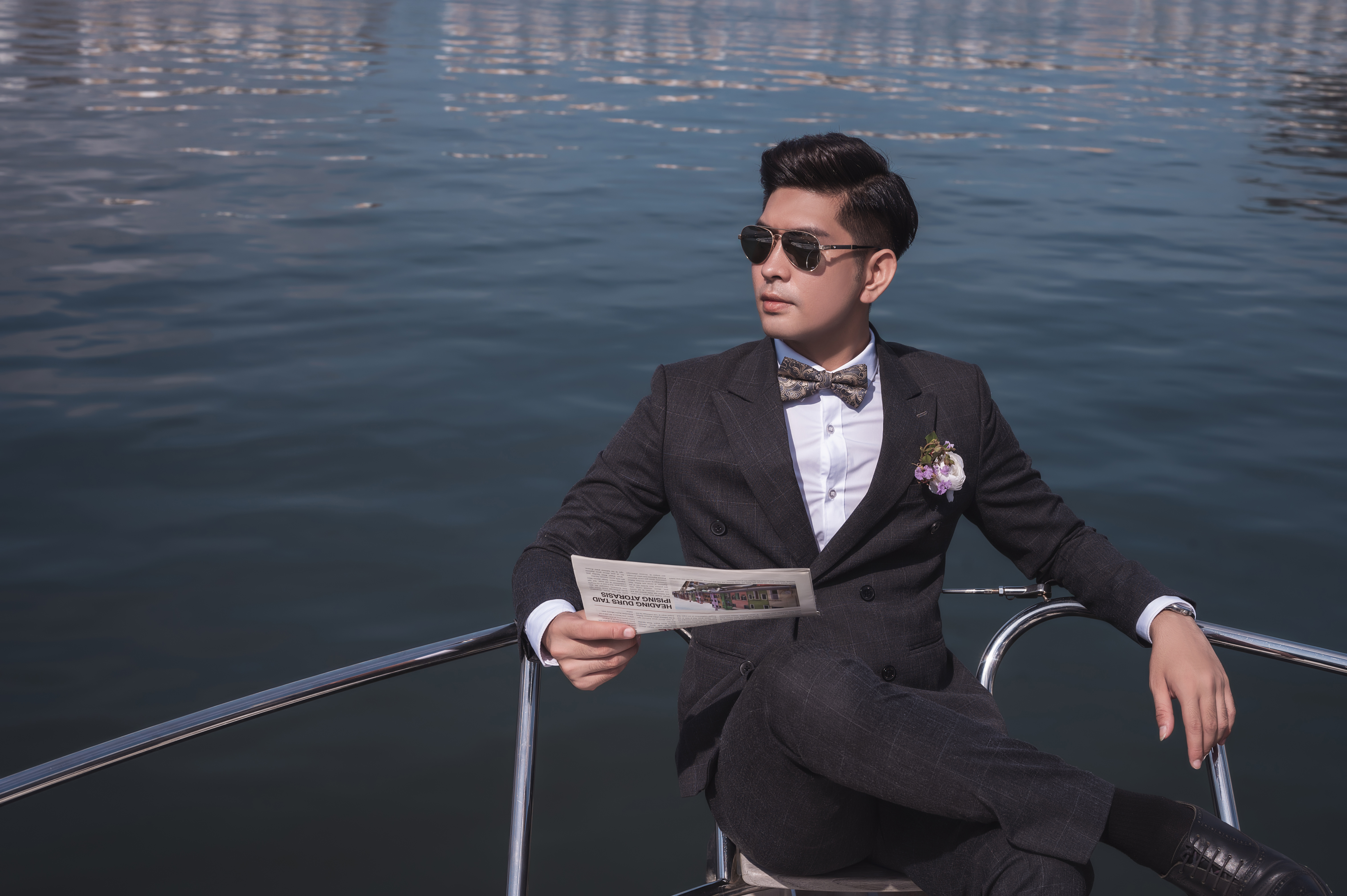 Nơ cài tôn lên vẻ lịch sự và lịch lãm của trang phục