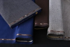 Vải len Nobility là lựa chọn lý tưởng để may vest cao cấp nhờ vào chất liệu len Merino mềm mại, đứng dáng, ít nhăn và bền đẹp.