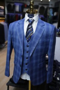 Lựa chọn đúng nơi mua vest giúp bạn đầu tư xứng đáng vào hình ảnh bản thân, tự tin trong mọi dịp quan trọng như tiệc cưới, họp hành hay sự kiện đặc biệt.