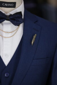 Bảo quản đúng cách sẽ giúp suit và vest của bạn luôn mới, bền lâu và lịch lãm trong mọi dịp.