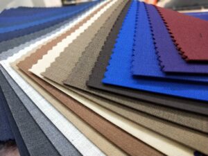 Một bộ vest được may từ loại vải và màu sắc phù hợp sẽ giúp người có vóc dáng đầy đặn trở nên lịch lãm, tự tin và che khuyết điểm hiệu quả.